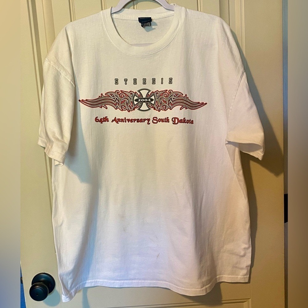 2004 White Sturgis 64th Anniversary South Dakota T-Shirt Top